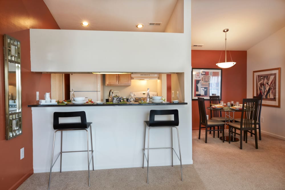 Breakfast bar next to the dining area at Lakeside Terraces in Sterling Heights, Michigan